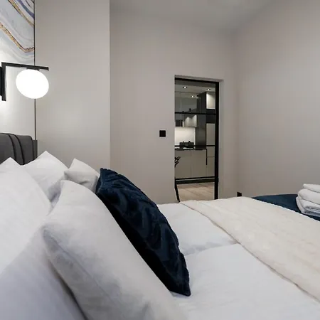 Mood Apartamenty, Rewolucji 1905r 69 Lodz