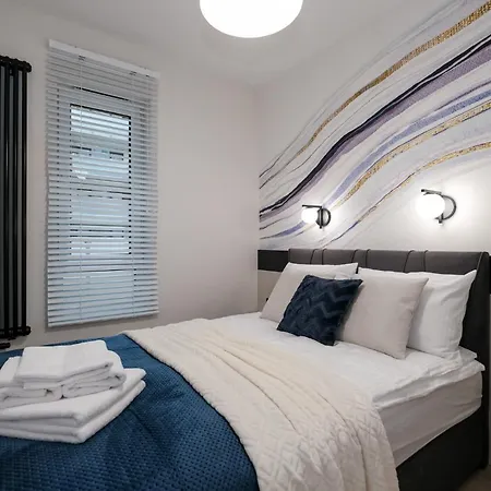 Mood Apartamenty, Rewolucji 1905r 69 Apartment