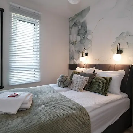 Mood Apartamenty, Rewolucji 1905r 69 Lodz