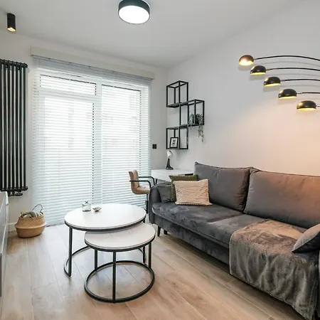 Mood Apartamenty, Rewolucji 1905r 69