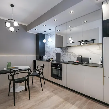 Mood Apartamenty, Rewolucji 1905r 69 *
